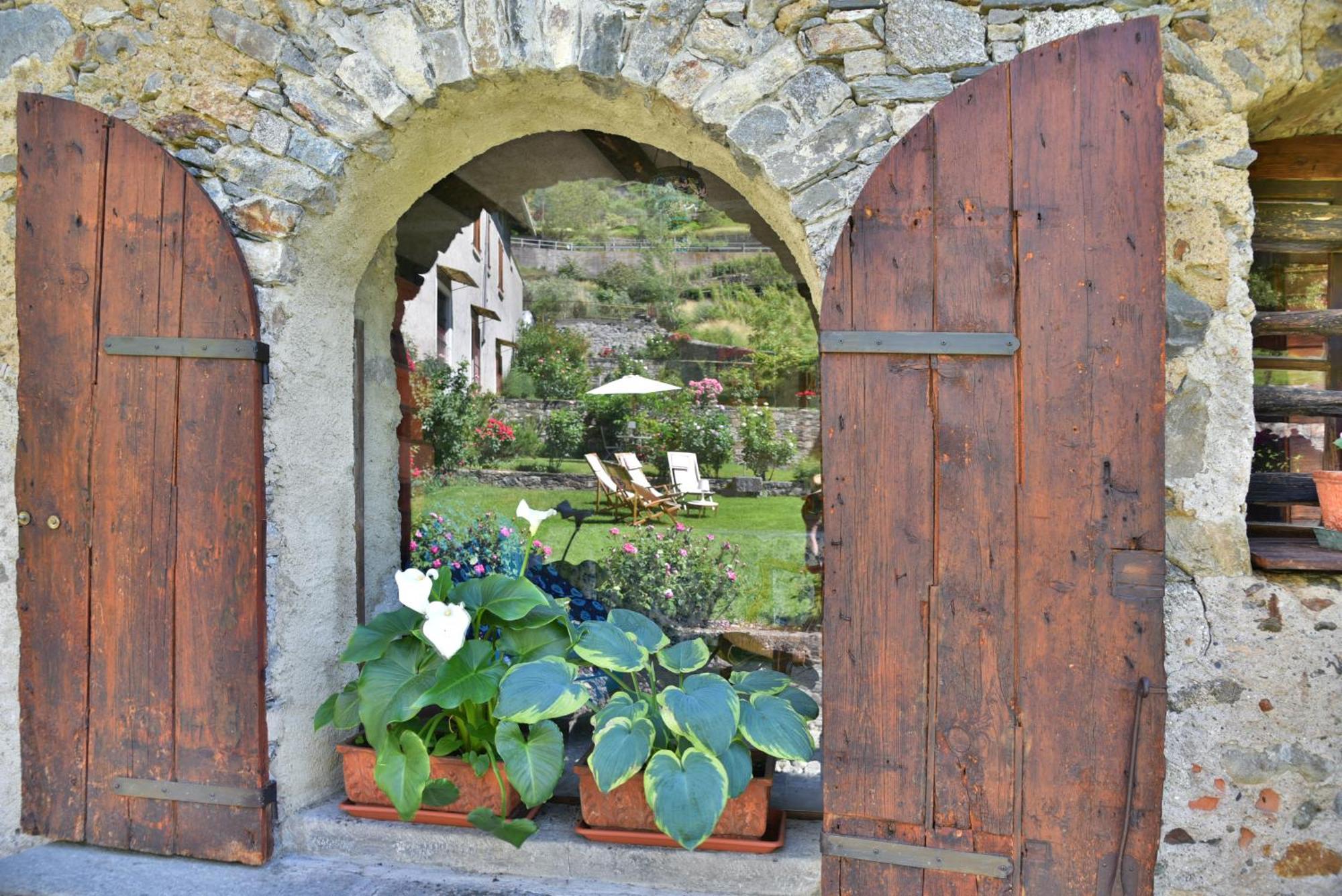 Piano Nobile Al Roseto Del Drago Villa San Bernardo  Eksteriør bilde