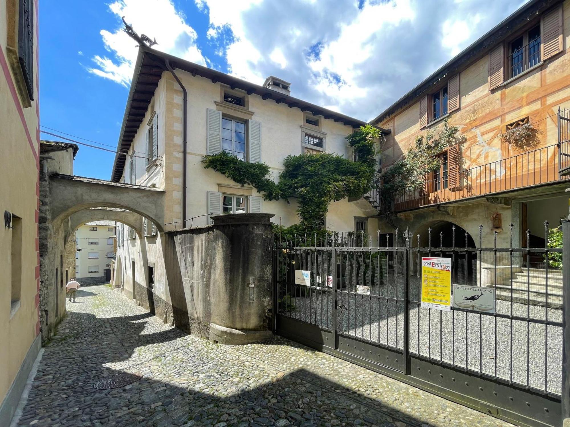Piano Nobile Al Roseto Del Drago Villa San Bernardo  Eksteriør bilde